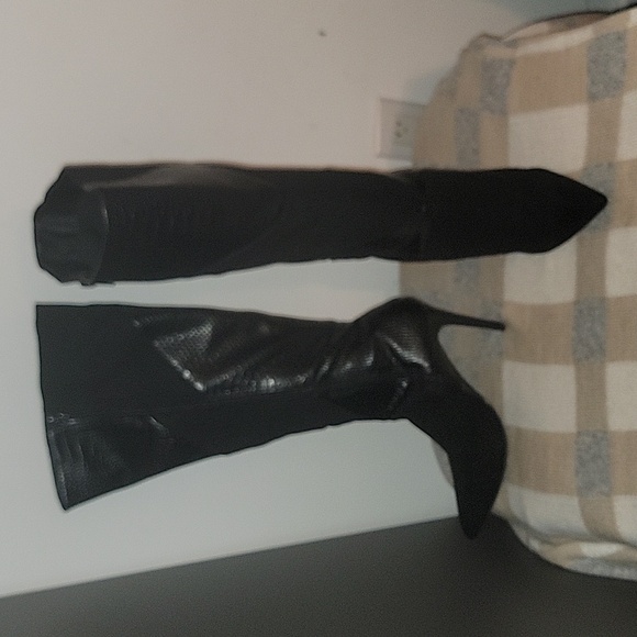 Boots - Picture 2 of 10